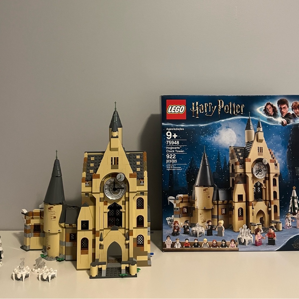 LEGO Harry Potter Hogwarts Clock Tower Building Set - Tan and Gray